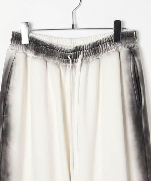 3.3 Field Trip （3.3フィールドトリップ）の「3.3 Field Trip／グラデスプレースウェットパンツ（スウェットパンツ・メンズ・ブラック・LARGE/MEDIUM）」の13枚目の写真