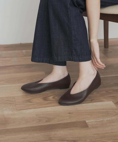 URBAN RESEARCH DOORS(アーバンリサーチドアーズ)の「Vカットパンプス(パンプス・レディース・ブラック/ブラウン・35/38/37/36)」の9枚目の写真