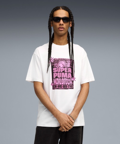 PUMA(プーマ)の「PUMA プーマ メンズ グラフィック スーパー プーマ ワールド ツアー リラッ(Tシャツ/カットソー・メンズ・ホワイト/ブラック/サックスブルー・LARGE/MEDIUM/XX-LARGE/X-LARGE/SMALL)」の1枚目の写真