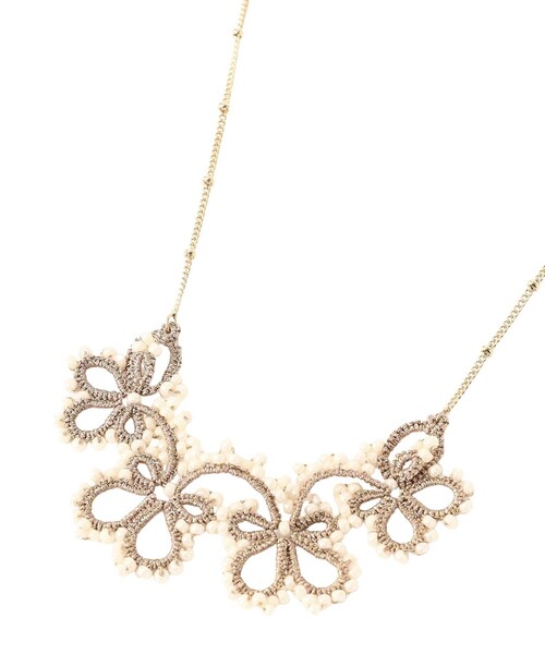 amaca(アマカ)の「タティングレースネックレス(ネックレス・レディース・ベージュ・FREE)」の4枚目の写真