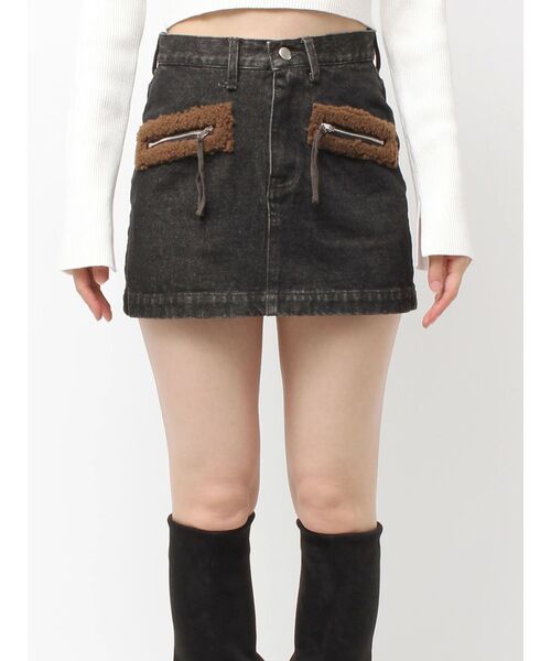 EMODA（エモダ）の「ボアポケットミニスカート（スカート・レディース・インディゴブルー/ブルー/ブラック・SMALL/MEDIUM）」の2枚目の写真