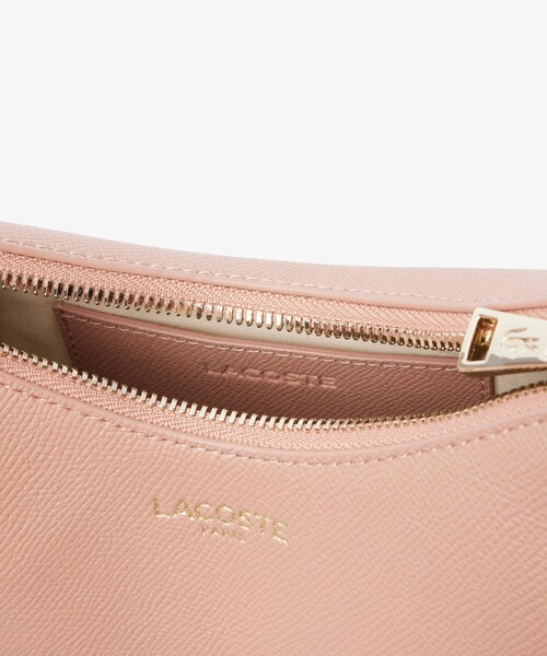 LACOSTE（ラコステ）の「シャンゼリゼ レザーハーフムーンショルダーバッグ（ショルダーバッグ・レディース・ブラック/ピンクベージュ/サンドベージュ・FREE）」の15枚目の写真