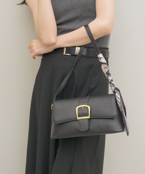 NEUNA(ヌナ)の「【スカーフ付き!】ビッグベルテッドショルダーバッグ(ショルダーバッグ・レディース・アイボリー/ブラック・FREE)」の1枚目の写真