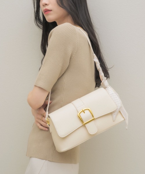 NEUNA(ヌナ)の「【スカーフ付き!】ビッグベルテッドショルダーバッグ(ショルダーバッグ・レディース・アイボリー/ブラック・FREE)」の8枚目の写真