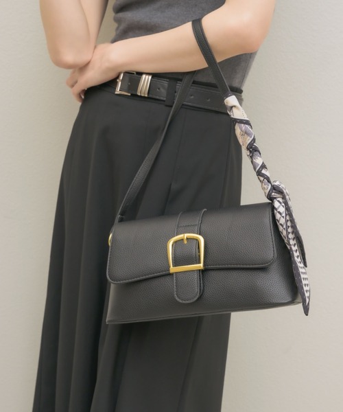 NEUNA(ヌナ)の「【スカーフ付き!】ビッグベルテッドショルダーバッグ(ショルダーバッグ・レディース・アイボリー/ブラック・FREE)」の5枚目の写真