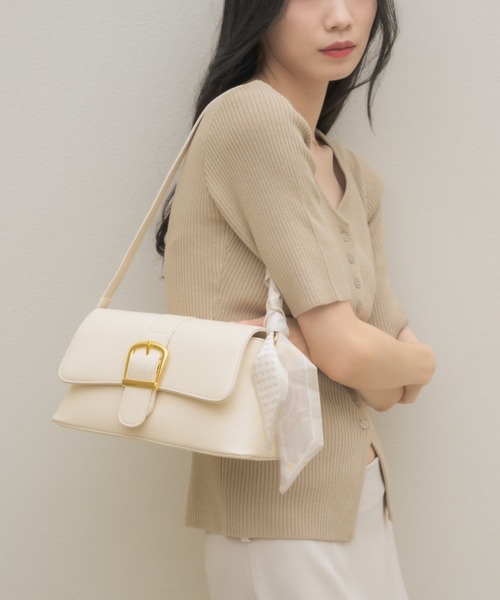 NEUNA(ヌナ)の「【スカーフ付き!】ビッグベルテッドショルダーバッグ(ショルダーバッグ・レディース・アイボリー/ブラック・FREE)」の9枚目の写真