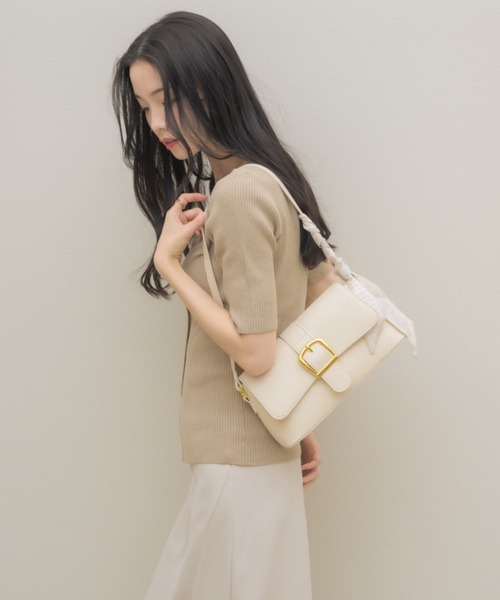 NEUNA(ヌナ)の「【スカーフ付き!】ビッグベルテッドショルダーバッグ(ショルダーバッグ・レディース・アイボリー/ブラック・FREE)」の11枚目の写真