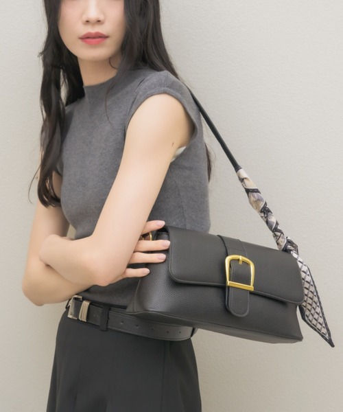 NEUNA(ヌナ)の「【スカーフ付き!】ビッグベルテッドショルダーバッグ(ショルダーバッグ・レディース・アイボリー/ブラック・FREE)」の14枚目の写真