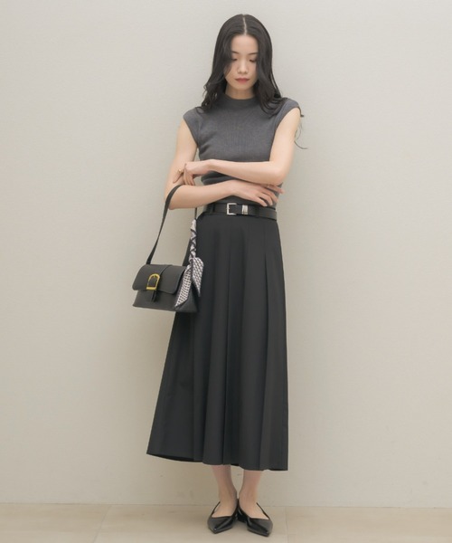 NEUNA(ヌナ)の「【スカーフ付き!】ビッグベルテッドショルダーバッグ(ショルダーバッグ・レディース・アイボリー/ブラック・FREE)」の16枚目の写真