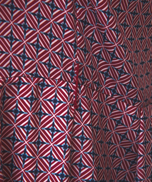 NARACAMICIE（ナラカミーチェ）の「【NARACAMICIE】幾何柄ワンピース（ワンピース・レディース・レッド/ネイビー・XL/M）」の10枚目の写真