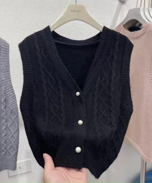 Teem Store(チームストア)の「パールボタンVネックケーブルニットベスト(ニット/セーター・レディース・ベージュ/ブラック/アイボリー/グレー・F)」の13枚目の写真