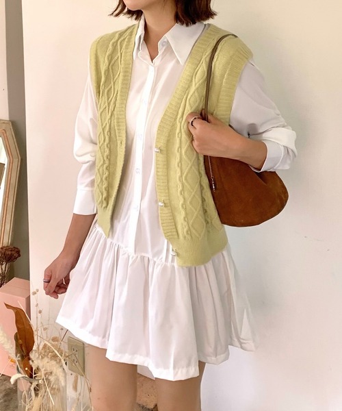 Teem Store(チームストア)の「パールボタンVネックケーブルニットベスト(ニット/セーター・レディース・ベージュ/ブラック/アイボリー/グレー・F)」の21枚目の写真