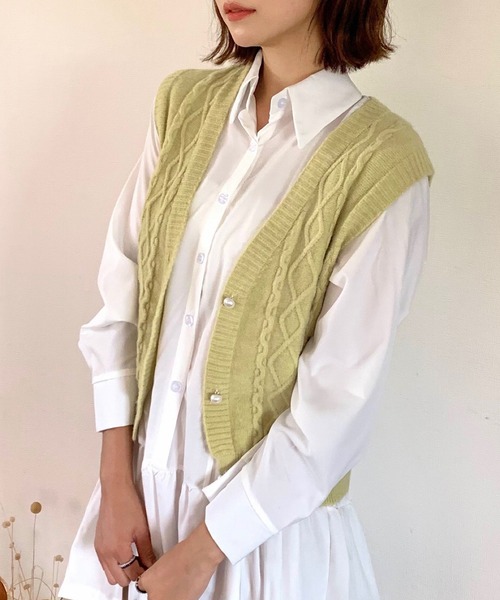 Teem Store(チームストア)の「パールボタンVネックケーブルニットベスト(ニット/セーター・レディース・ベージュ/ブラック/アイボリー/グレー・F)」の20枚目の写真