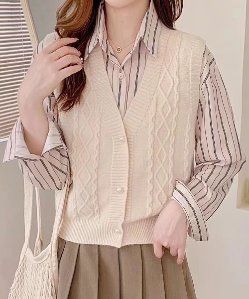 Teem Store(チームストア)の「パールボタンVネックケーブルニットベスト(ニット/セーター・レディース・ベージュ/ブラック/アイボリー/グレー・F)」の12枚目の写真
