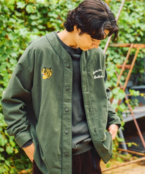 アンスタディード×ニコアンドコラボ【3】Gジャンヒョウ刺繍ベトジャンカバーオール セール】ベトジャンモチーフベースボールシャツ（シャツ/ブラウス