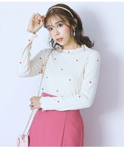 marun（マルン）の「＜大きいサイズ＞オリジナルハート刺しゅうリブカットソー marun（Tシャツ/カットソー・レディース・アイボリー/ブラック・L/LL/3L/4L/5L）」の2枚目の写真