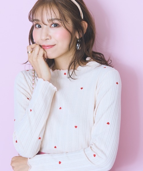 marun（マルン）の「＜大きいサイズ＞オリジナルハート刺しゅうリブカットソー marun（Tシャツ/カットソー・レディース・アイボリー/ブラック・L/LL/3L/4L/5L）」の5枚目の写真