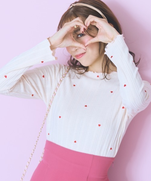 marun（マルン）の「＜大きいサイズ＞オリジナルハート刺しゅうリブカットソー marun（Tシャツ/カットソー・レディース・アイボリー/ブラック・L/LL/3L/4L/5L）」の6枚目の写真