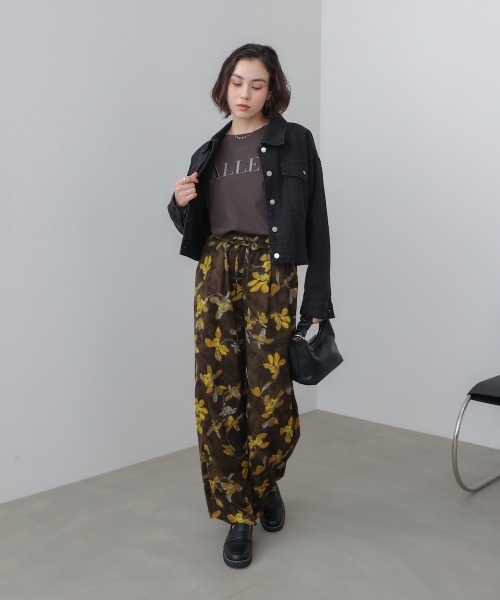 Bou Jeloud(ブージュルード)の「厚盛り刺しゅうロンT(Tシャツ/カットソー・レディース・ベージュ/チャコールグレー/ブラック・FREE)」の6枚目の写真