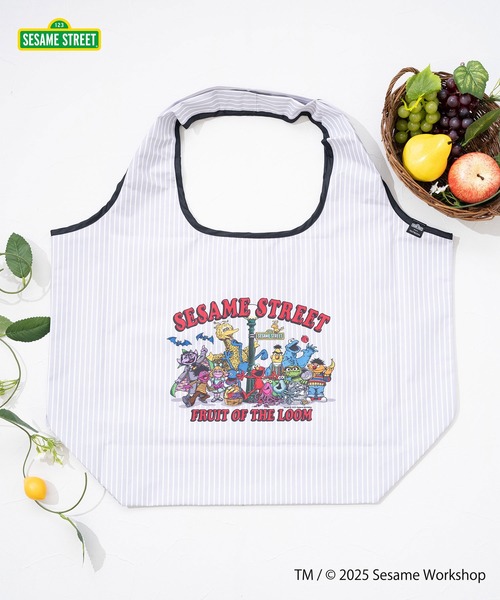 FRUIT OF THE LOOM（フルーツオブザルーム）の「【FRUIT OF THE LOOM】SESAME STREET×FTL Lサイズエコバッグ/セサミコラボ（エコバッグ/サブバッグ・メンズ・アイボリー/パープル/ライトグレー・FREE）」の2枚目の写真