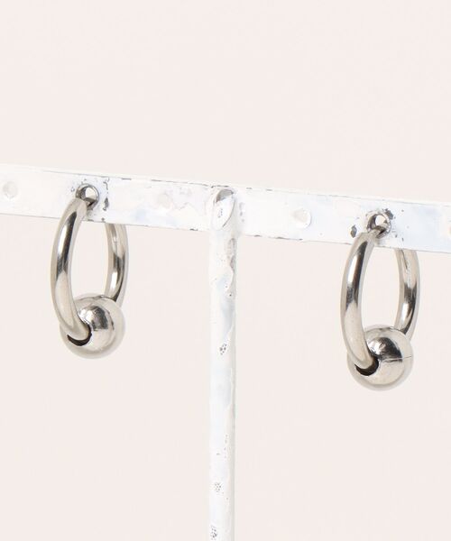 VIBGYOR(ヴィブジョー)の「ボールフープリングペアピアス/メンズ/両耳用(LEY)(ピアス(両耳用)・メンズ・シルバー・FREE)」の2枚目の写真