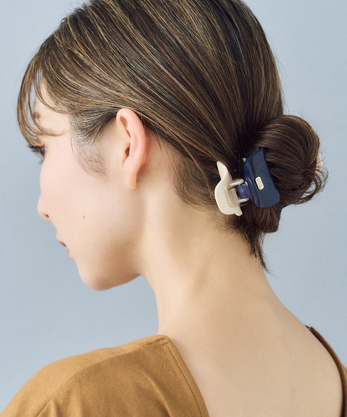 Noble(ノーブル)の「《WEB限定追加》SCRUNCHIE IS BACK/スクランチーイズバック ヘアクリップ4.5cm(バレッタ/ヘアクリップ・レディース・ブラック/ボルドー/グリーン/ブラウン/ネイビー/ベージュ・FREE)」の5枚目の写真