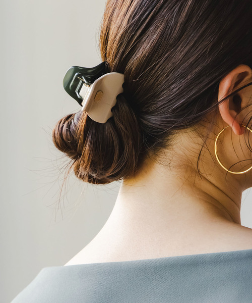 Noble(ノーブル)の「《WEB限定追加》SCRUNCHIE IS BACK/スクランチーイズバック ヘアクリップ4.5cm(バレッタ/ヘアクリップ・レディース・ブラック/ボルドー/グリーン/ブラウン/ネイビー/ベージュ・FREE)」の4枚目の写真