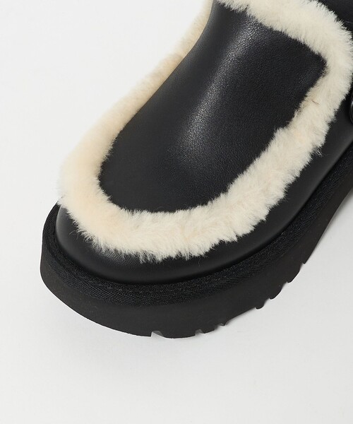 UGG（アグ）の「＜UGG＞ W ESMEE L CLOG（その他シューズ・レディース・ブラック・23cm/24cm/25cm）」の2枚目の写真