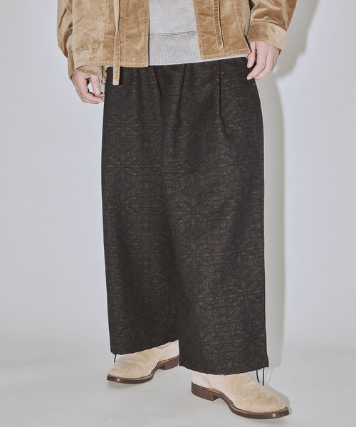 JOURNAL STANDARD J.S HOMESTEAD（ジャーナルスタンダードホームステッド）の「J.S.Homestead / ペイズリー ジャガード エアクルー パンツ（その他パンツ・メンズ・ブラック系その他/ブラウン・MEDIUM/LARGE）」の6枚目の写真