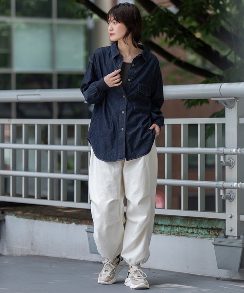 Munich（ミューニック）の「6ozスラブデニムリブカフスシャツ（シャツ/ブラウス・レディース・ライトグレー/ブラック/インディゴブルー・FREE）」の19枚目の写真