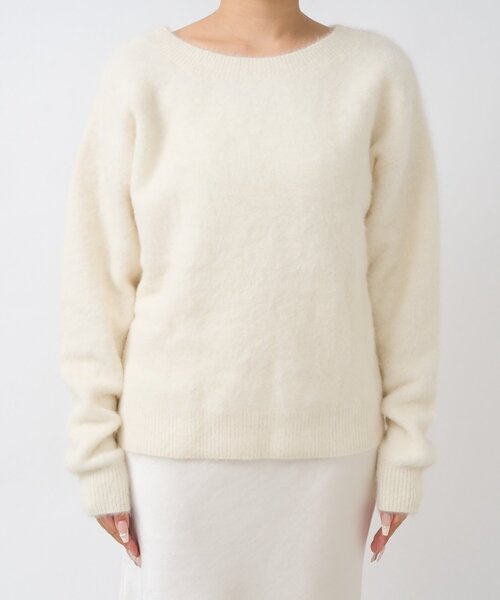 La boutique BonBon（ラブティックボンボン）の「【今すぐお届け！】ヘアリーウールカシミヤ混ストレッチ前後２WAYニット（ニット/セーター・レディース・ピンク/ダークグレー/オフホワイト・FREE）」の5枚目の写真