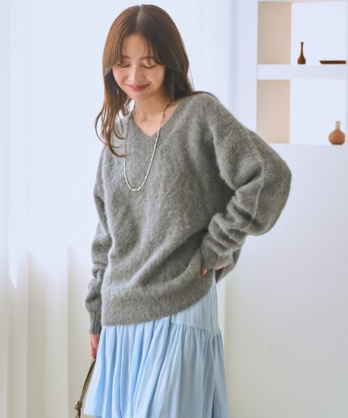 La boutique BonBon（ラブティックボンボン）の「【今すぐお届け！】ヘアリーウールカシミヤ混ストレッチ前後２WAYニット（ニット/セーター・レディース・ピンク/ダークグレー/オフホワイト・FREE）」の15枚目の写真