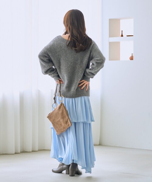 La boutique BonBon（ラブティックボンボン）の「【今すぐお届け！】ヘアリーウールカシミヤ混ストレッチ前後２WAYニット（ニット/セーター・レディース・ピンク/ダークグレー/オフホワイト・FREE）」の12枚目の写真