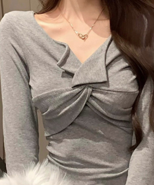 .KOM(ドットコム)の「『.KOM/ドットケーオーエム』デザインネックトップス 【CN】(Tシャツ/カットソー・レディース・ブラック/グレー・M)」の4枚目の写真