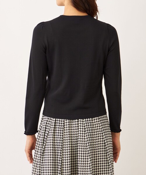 TO BE CHIC(トゥー ビー シック)の「千鳥カメリアモチーフ ニット(ニット/セーター・レディース・ブラック/オフホワイト・40/42)」の6枚目の写真