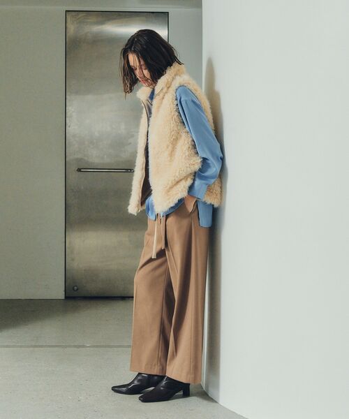 YECCA VECCA(イェッカヴェッカ)の「カーリーファーZIPジレ(ベスト・レディース・ベージュ・FREE)」の10枚目の写真