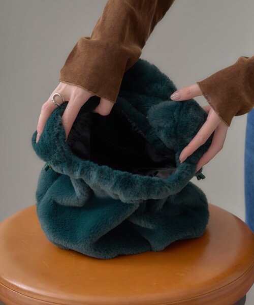 CIAOPANIC TYPY（チャオパニックティピー）の「【willow】ファー巾着BAG（トートバッグ・レディース・バーガンディー/グリーン・ONE SIZE）」の7枚目の写真