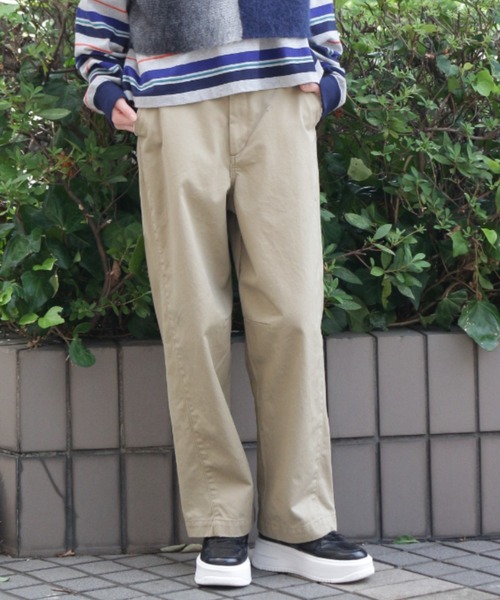 H.A.K(ハク)の「ハイカウントチノ バレルストレートパンツ(チノパンツ・レディース・ブラック/ベージュ・2/1)」の2枚目の写真