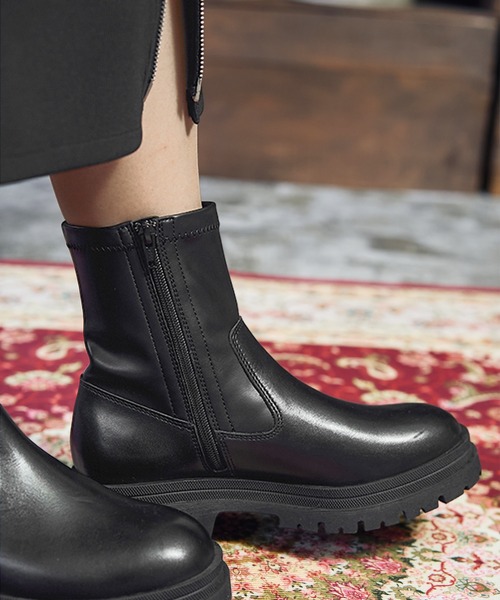 ALPHA CUBIC（アルファーキュビック）の「【ALPHA CUBIC】本革 撥水 レザー 厚底 ラグソール プレーンブーツ（ブーツ・レディース・ブラック・S/M/L/LL）」の10枚目の写真