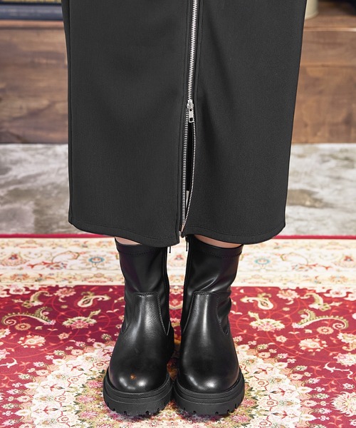 ALPHA CUBIC（アルファーキュビック）の「【ALPHA CUBIC】本革 撥水 レザー 厚底 ラグソール プレーンブーツ（ブーツ・レディース・ブラック・S/M/L/LL）」の3枚目の写真