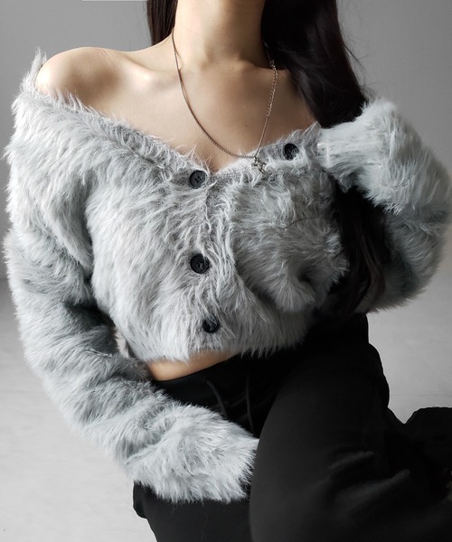 me+em select（ミームセレクト）の「【 ３color 】ブラックボタンショートシャギーニットカーディガン ／ black button short shaggy knit cardigan（カーディガン/ボレロ・レディース・グレー/ブラック/ホワイト・FREE）」の4枚目の写真