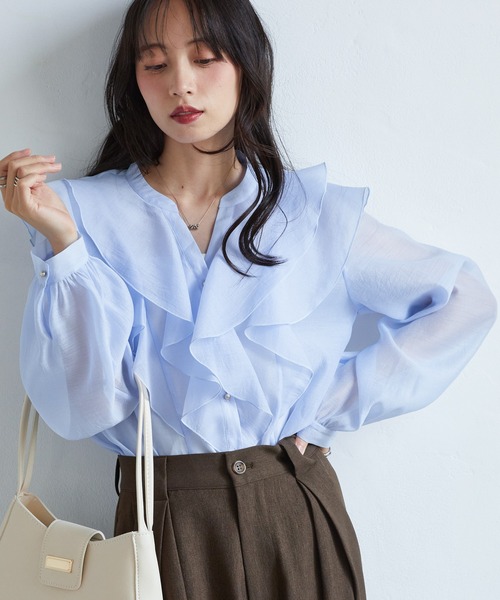 RANAN(ラナン)の「ラッフルフリルシアーキーネックブラウス(シャツ/ブラウス・レディース・アイボリー/ブルー/ブラック・M/L/LL)」の3枚目の写真