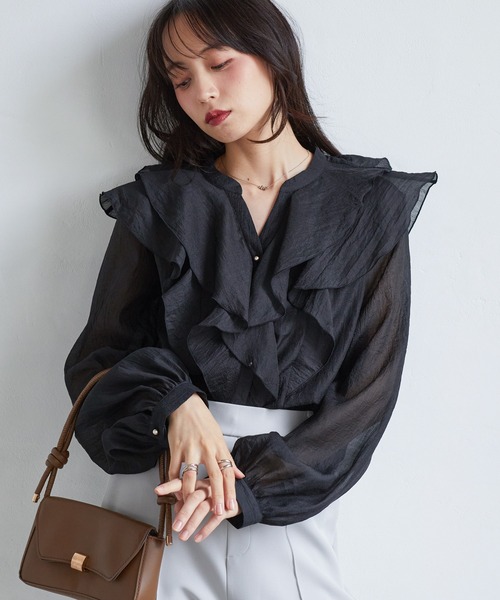 Ruffle frill shirring keyneck blouse — блуза с рюшами и сборкой, вырез-ключ