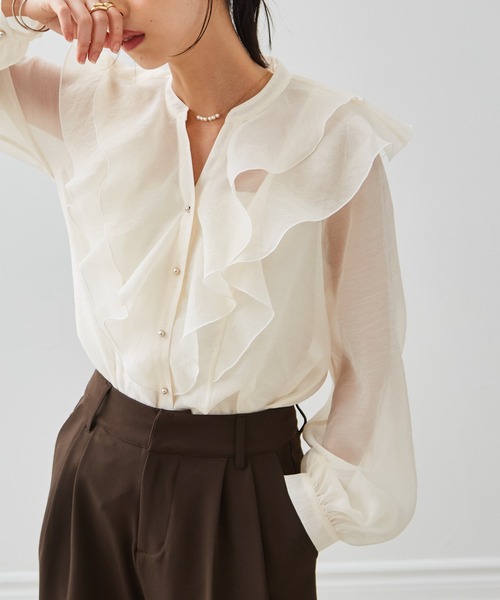 RANAN(ラナン)の「ラッフルフリルシアーキーネックブラウス(シャツ/ブラウス・レディース・アイボリー/ブルー/ブラック・M/L/LL)」の5枚目の写真