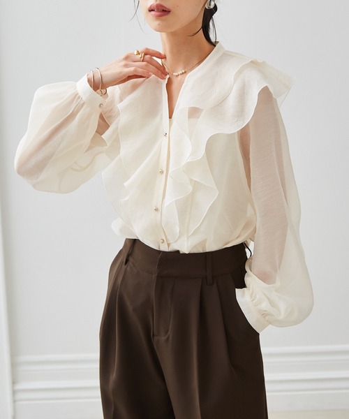 RANAN(ラナン)の「ラッフルフリルシアーキーネックブラウス(シャツ/ブラウス・レディース・アイボリー/ブルー/ブラック・M/L/LL)」の4枚目の写真