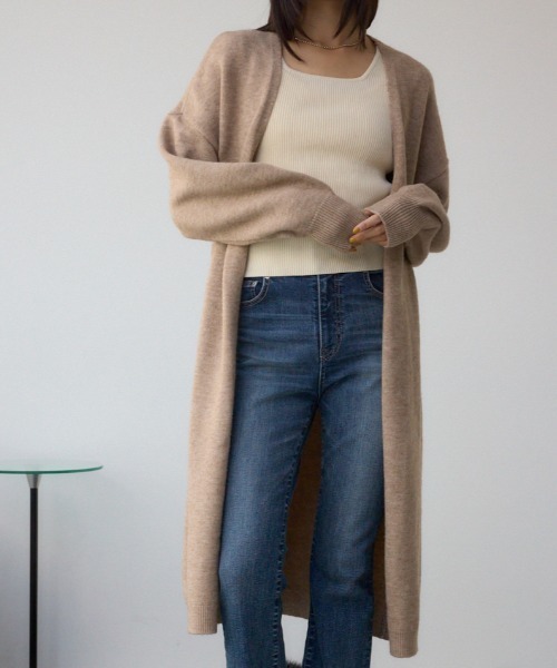 AZUL by moussy（アズールバイマウジー）の「ニットロングカーディガン（カーディガン/ボレロ・レディース・ベージュ/チャコールグレー/ブラック・FREE）」の3枚目の写真
