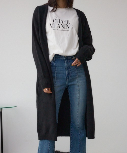 AZUL by moussy（アズールバイマウジー）の「ニットロングカーディガン（カーディガン/ボレロ・レディース・ベージュ/チャコールグレー/ブラック・FREE）」の2枚目の写真