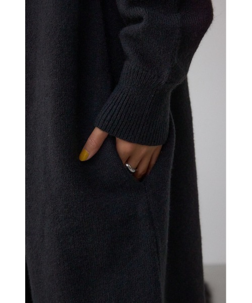 AZUL by moussy（アズールバイマウジー）の「ニットロングカーディガン（カーディガン/ボレロ・レディース・ベージュ/チャコールグレー/ブラック・FREE）」の14枚目の写真