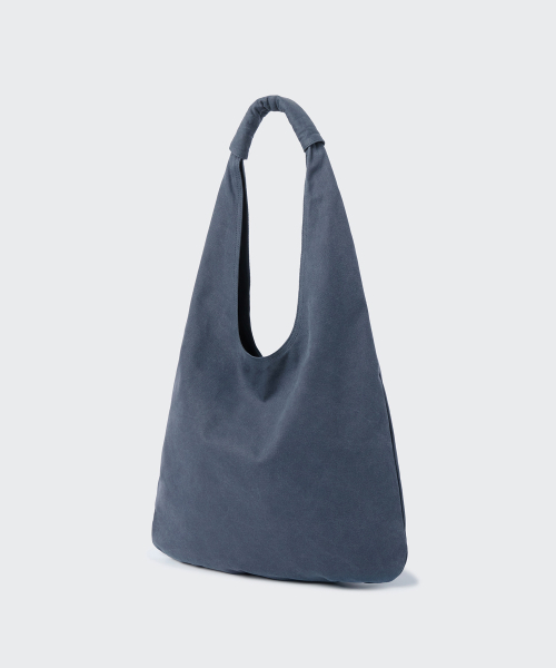 MUSINSA STANDARD（ムシンサスタンダード）の「ウォッシュドキャンバスドリップインショルダーバッグ [ネイビー]（ショルダーバッグ・レディース・その他・FREE）」の4枚目の写真