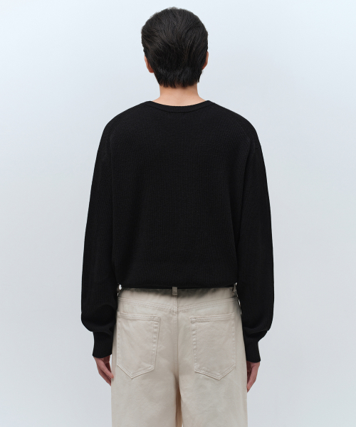 MUSINSA STANDARD（ムシンサスタンダード）の「[ビクトリアウール] ミニマルリブクルーネックニット [ブラック]（ニット/セーター・メンズ・その他・LARGE/X-LARGE/SMALL/MEDIUM/XX-LARGE）」の5枚目の写真